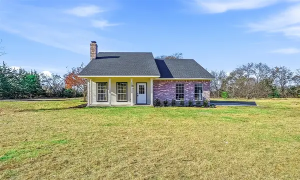 130 Spring Lake Circle, Waxahachie, TX 75167