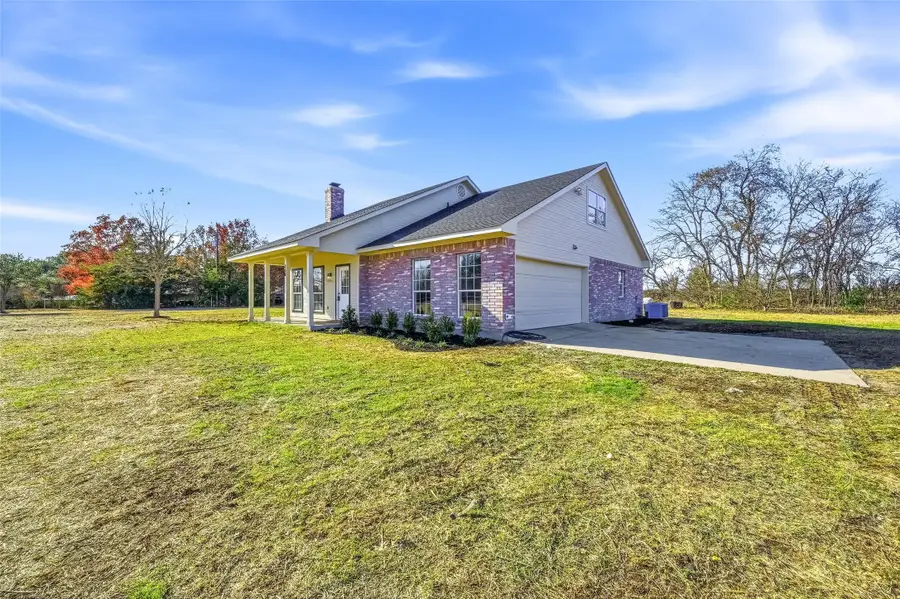 130 Spring Lake Circle, Waxahachie, TX 75167 - Image #3