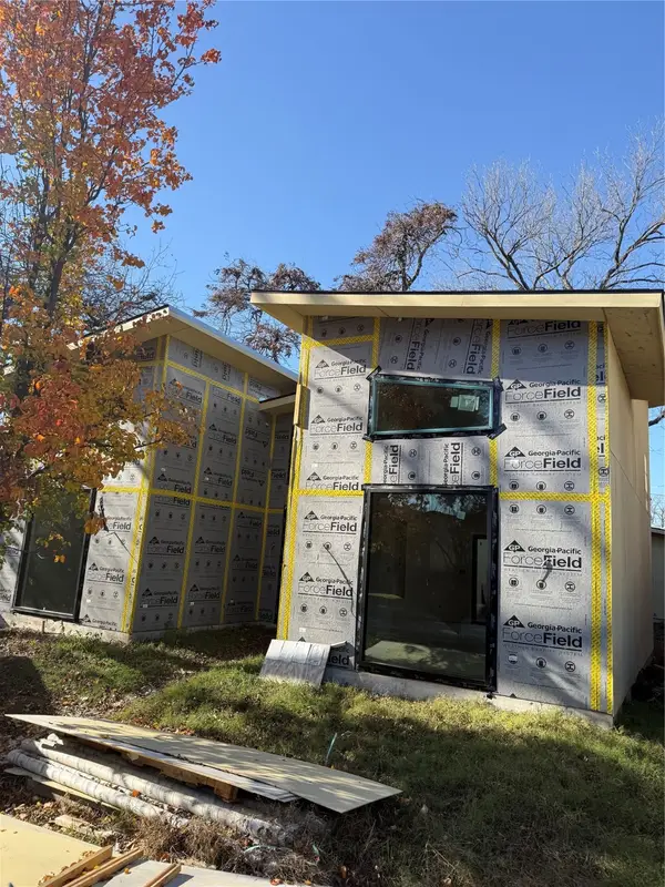 8911 Forest Hills Boulevard, Dallas, TX 75218