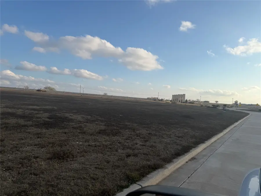 130 Iris Street, Lorena, TX 76655 - Image #3