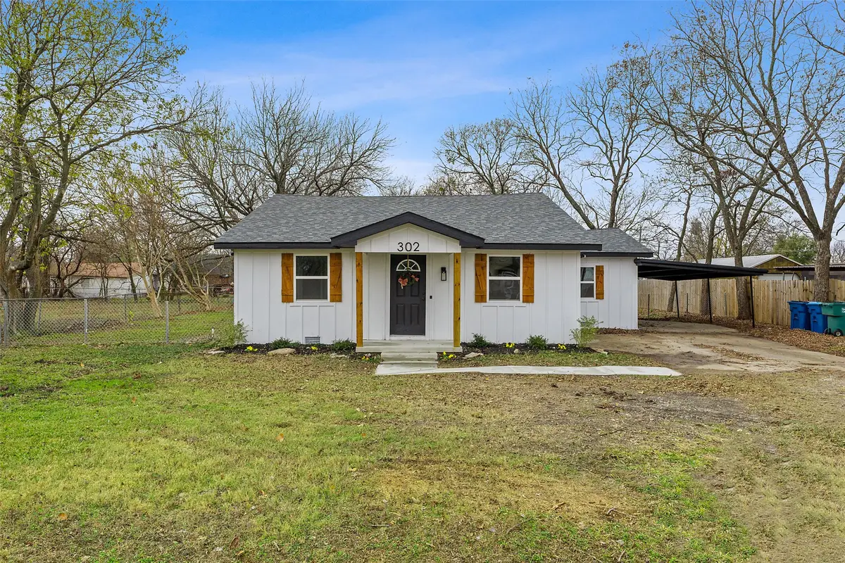 302 Suzanne Street, Palmer, TX 75152 - Image #1