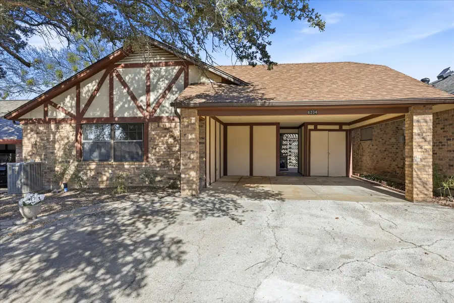 6234 Tezcuco Court, Granbury, TX 76049 - Image #3