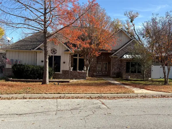 709 Timberview Court N, Fort Worth, TX 76112