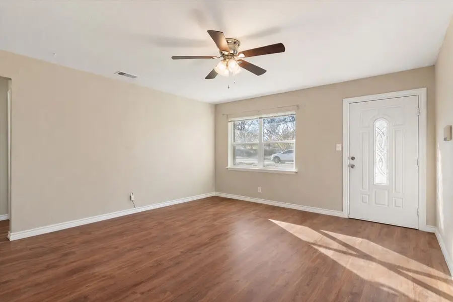 3002 Elm Park, Richland Hills, TX 76118 - Image #3