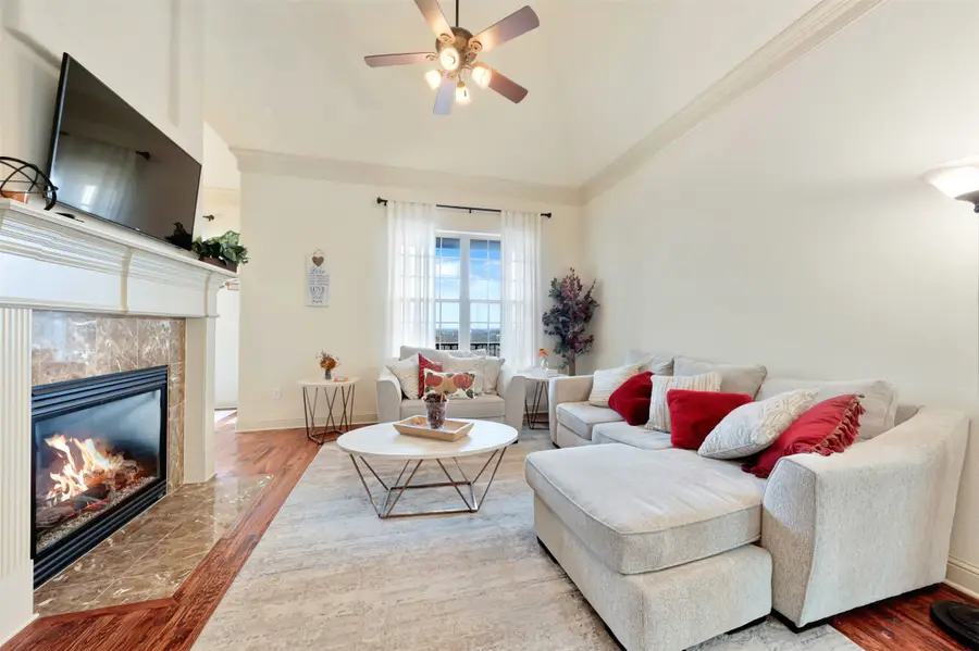 571 Rockingham Drive, Irving, TX 75063 - Image #2