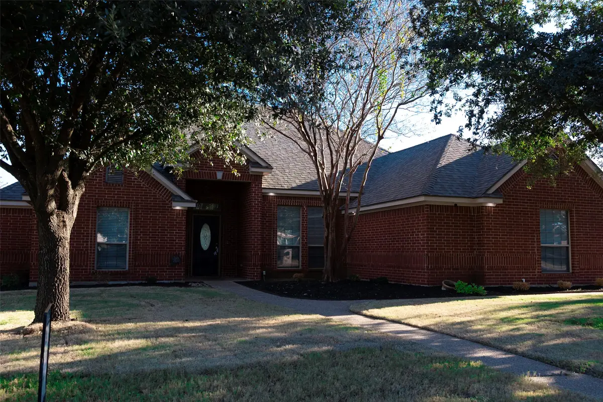 302 S Cedar Ridge Circle, Robinson, TX 76706 - Image #1
