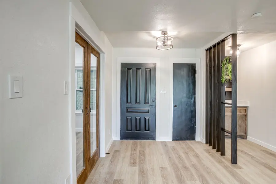 6604 Ems Court, Fort Worth, TX 76116 - Image #2