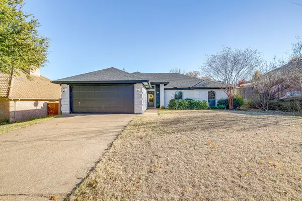 104 Sandlewood Lane, Burleson, TX 76028