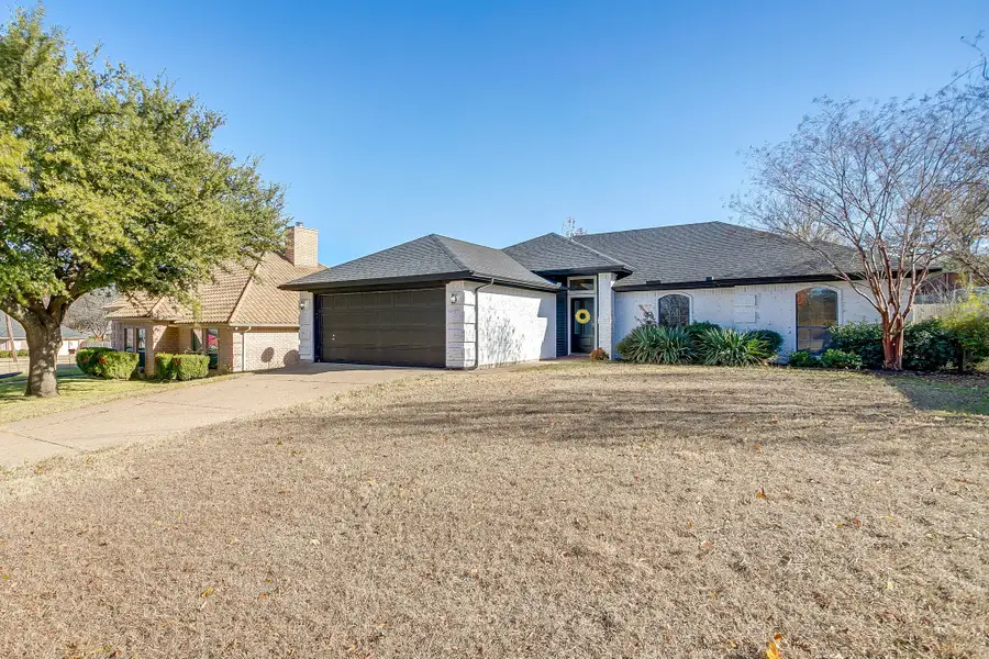 104 Sandlewood Lane, Burleson, TX 76028 - Image #2