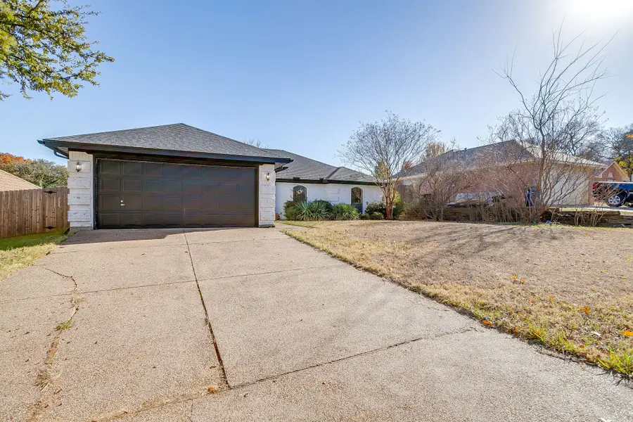 104 Sandlewood Lane, Burleson, TX 76028 - Image #3