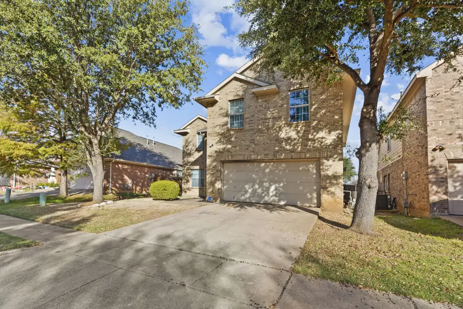 649 Nemitz Street, Crowley, TX 76036 - Image #3