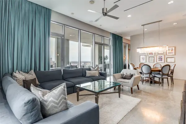 1717 Arts Plaza #1810, Dallas, TX 75201