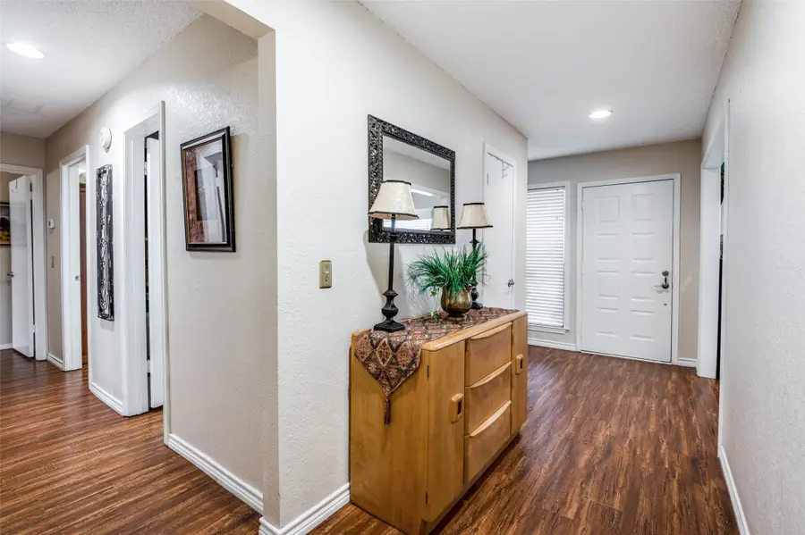 2907 Kimberly Drive, Grapevine, TX 76051 - Image #2