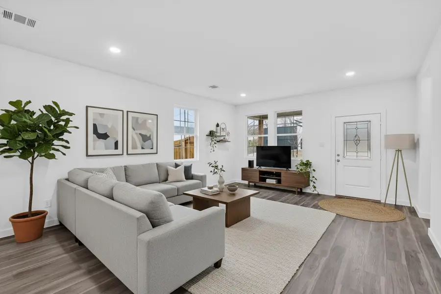 4614 Metropolitan Avenue, Dallas, TX 75210 - Image #3