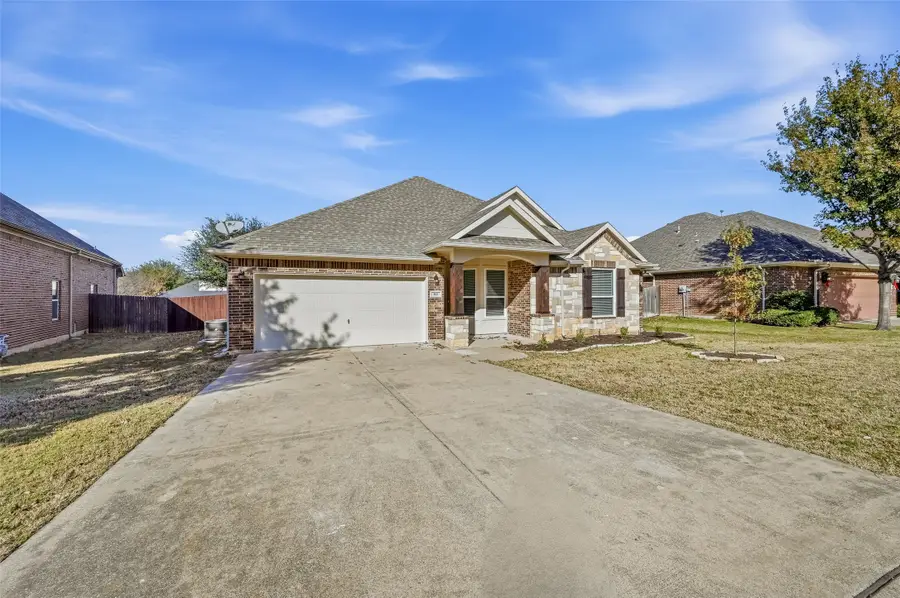 851 Valley Ridge Road, Burleson, TX 76028 - Image #2
