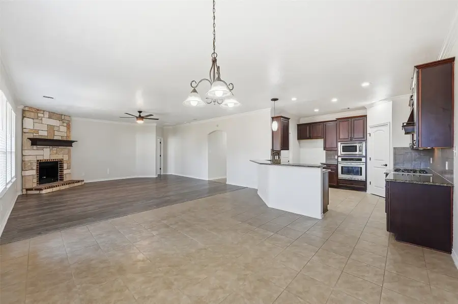 851 Valley Ridge Road, Burleson, TX 76028 - Image #3