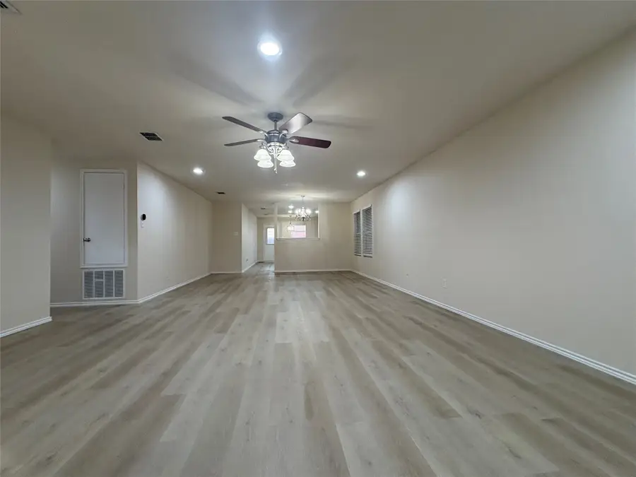 9121 Old Clydesdale Drive, Fort Worth, TX 76123 - Image #3