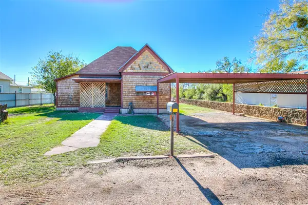 1303 N 7th Street, Ballinger, TX 76821