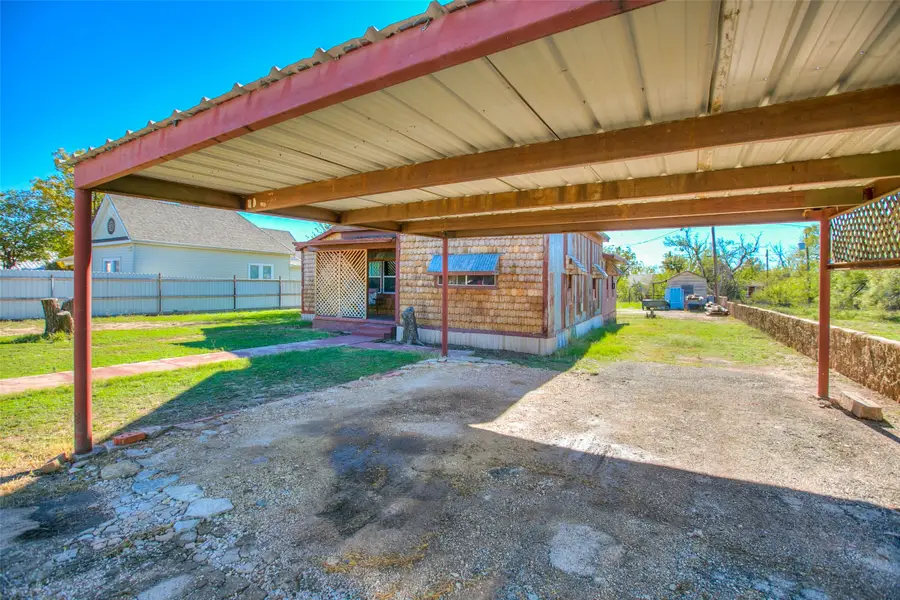1303 N 7th Street, Ballinger, TX 76821 - Image #2