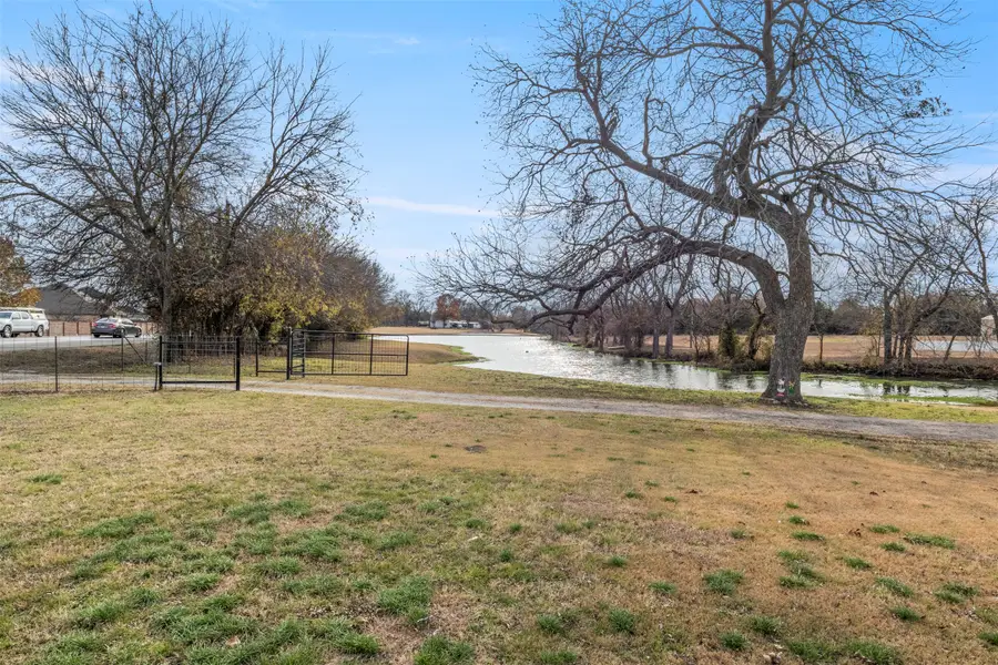 136 Louise Ritter Boulevard, Red Oak, TX 75154 - Image #2