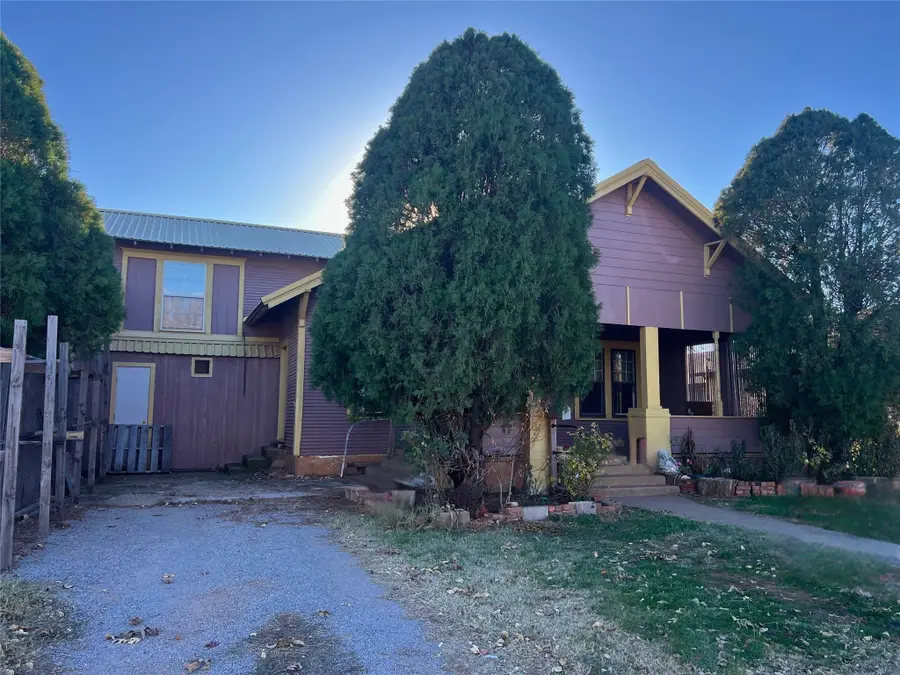 907 NW Ave I, Childress, TX 79201 - Image #2