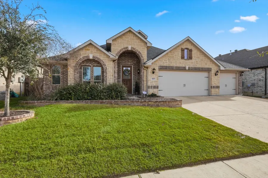 8809 Lavon Lane, Justin Roanoke, TX 76226 - Image #2