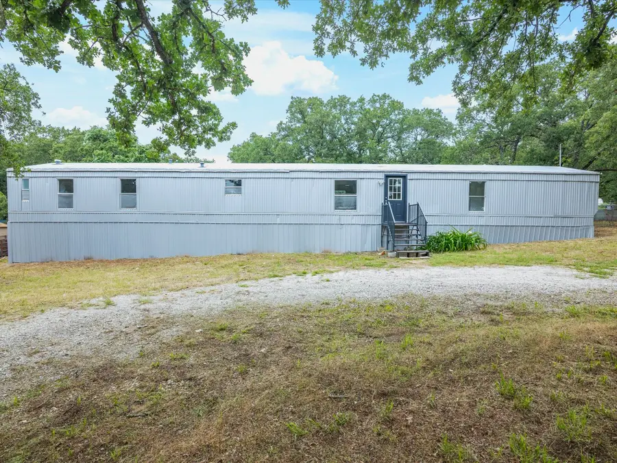 146 Deerwood Lane, Springtown, TX 76082 - Image #2