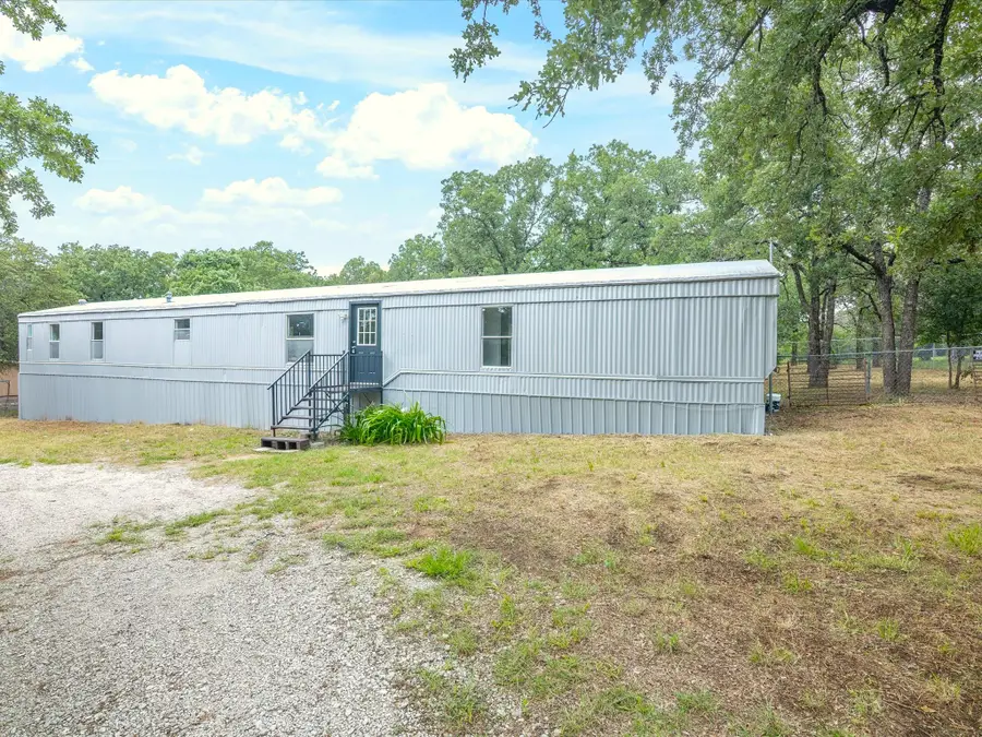 146 Deerwood Lane, Springtown, TX 76082 - Image #3