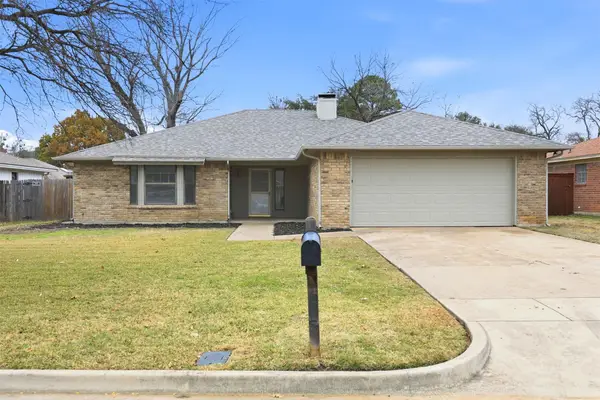 1021 Westminster Lane, Mansfield, TX 76063