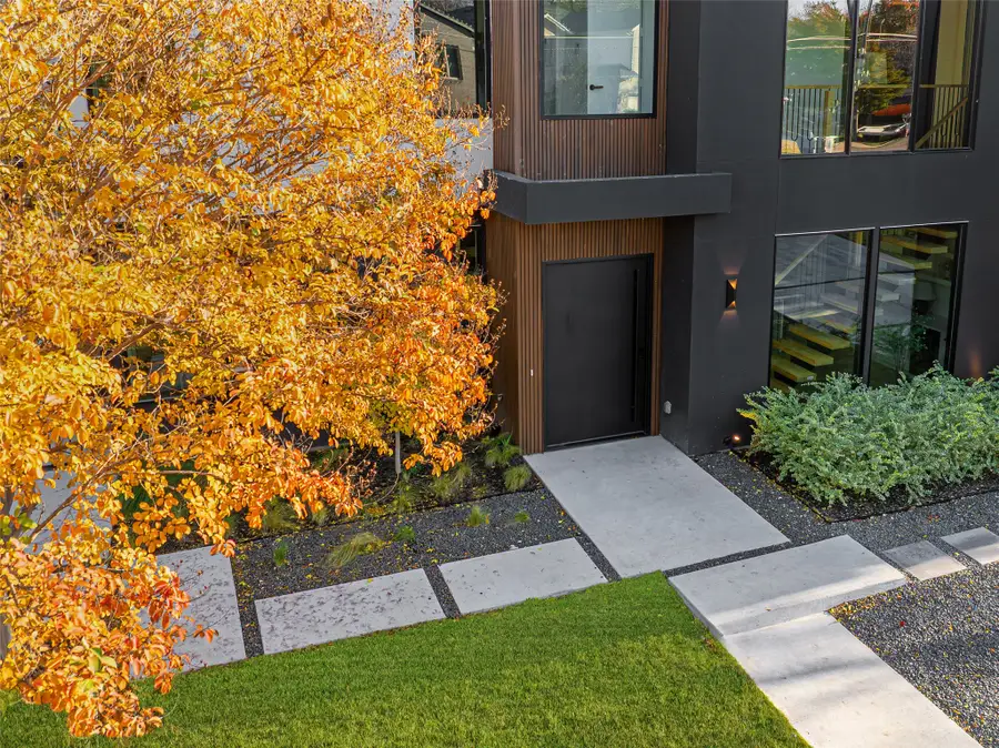 10316 Bel Aire Drive, Dallas, TX 75218 - Image #2