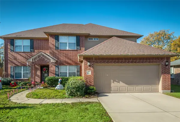 2812 Pinnacle Drive, Burleson, TX 76028