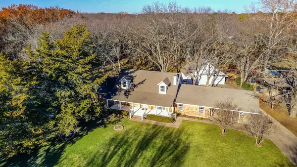 309 Willow Creek Lane, Ovilla, TX 75154