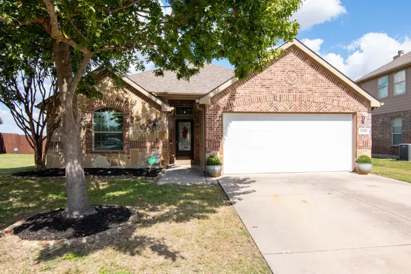 1336 Shelley Drive, Burleson, TX 76028