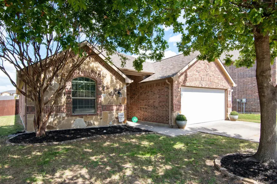 1336 Shelley Drive, Burleson, TX 76028 - Image #2