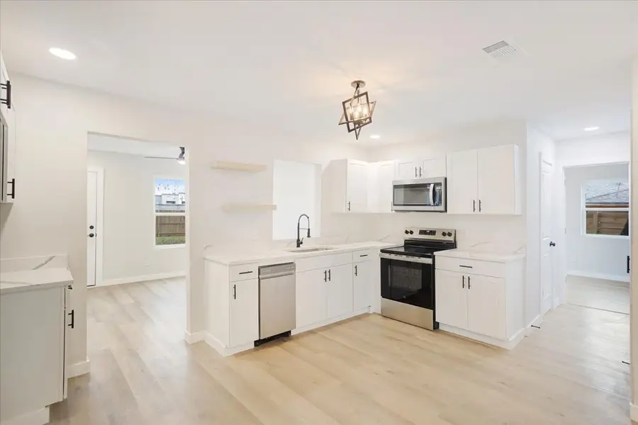 1021 Richard Drive, Garland, TX 75040 - Image #3