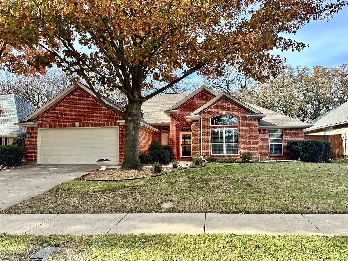 7302 Heritage Oaks Court, Arlington, TX 76001 - Image #1