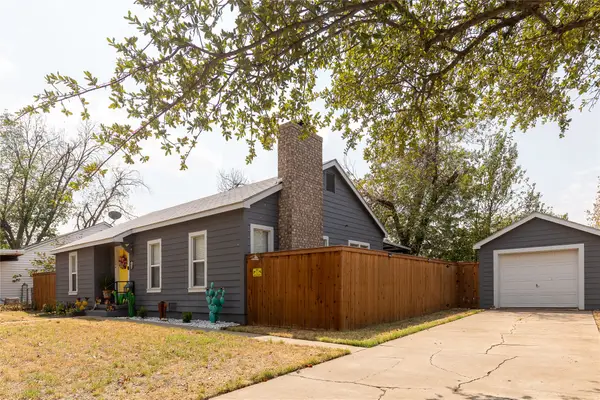 1208 Carolina Street, Graham, TX 76450