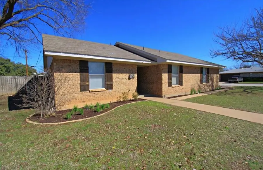 1200 Corvadura Street, Graham, TX 76450 - Image #2