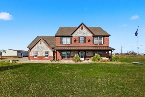 102 Van Meter Drive, Aurora, TX 76078