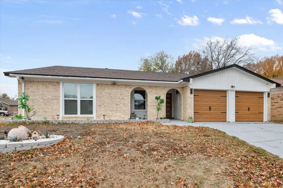 7501 Echo Hill Drive, Watauga, TX 76148 - Image #2