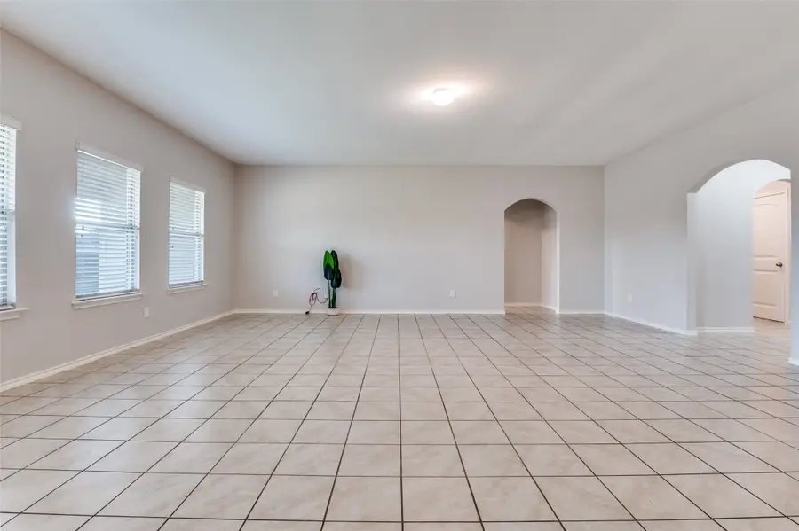 542 Clearlake Drive, Waxahachie, TX 75165 - Image #3