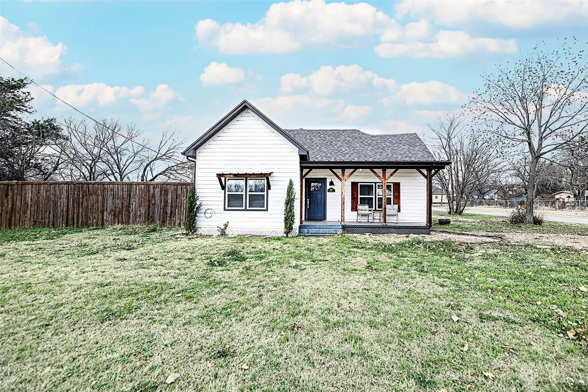 202 S Trappier Street, Alvord, TX 76225 - Image #1