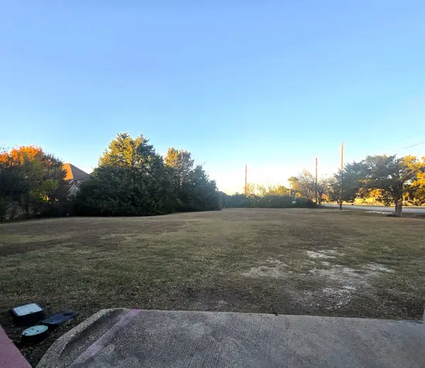 1700 N Westmoreland Road, DeSoto, TX 75115