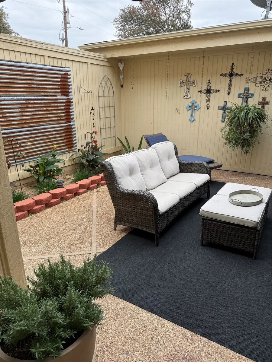 2923 Shady Knoll Lane, Bedford, TX 76021 - Image #2