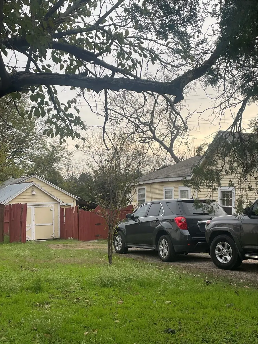 2524 Oakwood Terrace, Haltom City, TX 76117 - Image #3