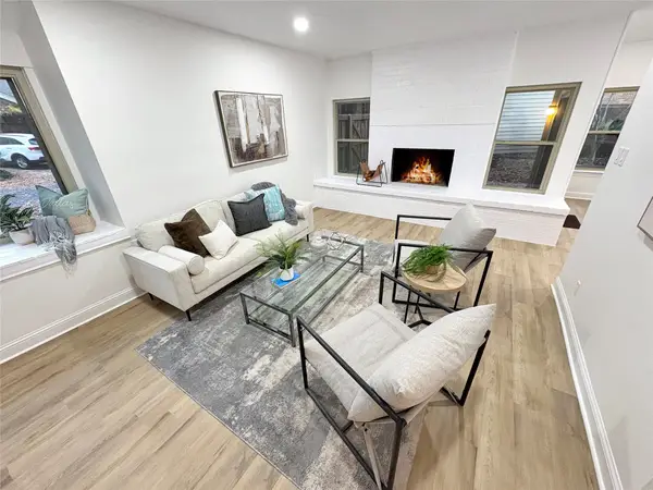 6812 E Northwest Highway, Dallas, TX 75231