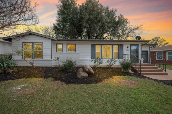 308 Wanda Way, Hurst, TX 76053