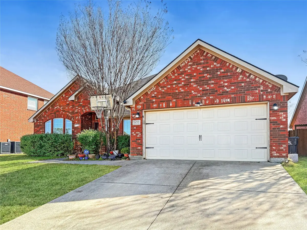 1602 Grey Willow Lane, Arlington, TX 76002 - Image #1