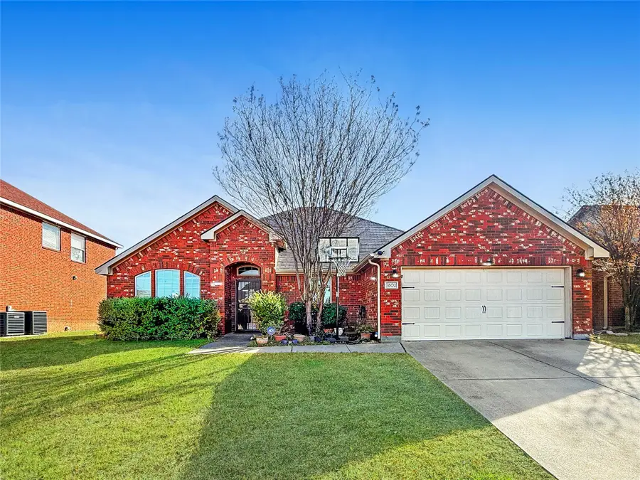 1602 Grey Willow Lane, Arlington, TX 76002 - Image #2