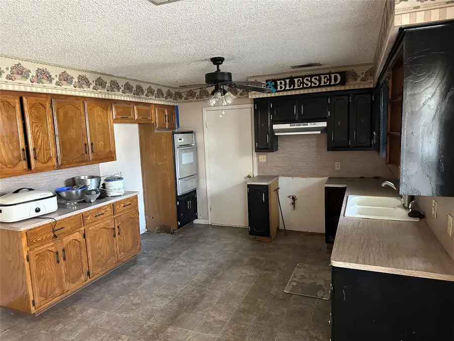 140 Brewster Street, Robinson, TX 76706 - Image #2